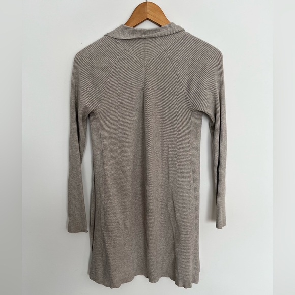 Cyrus Cozy Tan Ribbed Knit Cardigan open sweater size medium - Picture 4 of 4